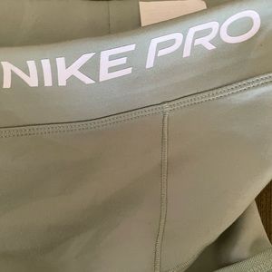 Nike pro leggings